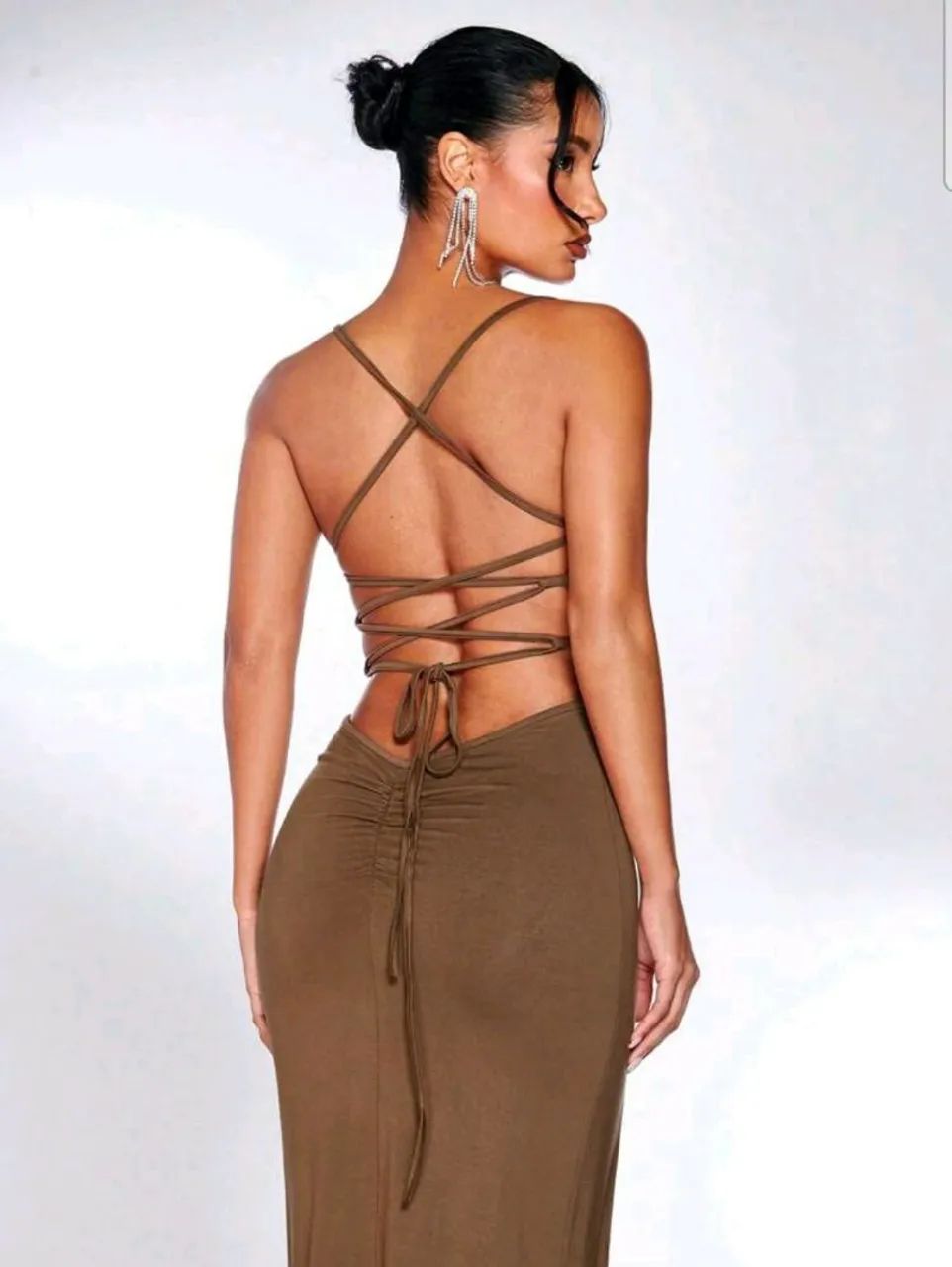 Vestido Longo Marrom com Fenda Lateral - Foto 4