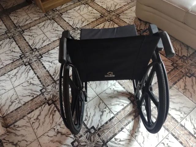 Cadeira de Rodas - Nova  - Foto 2