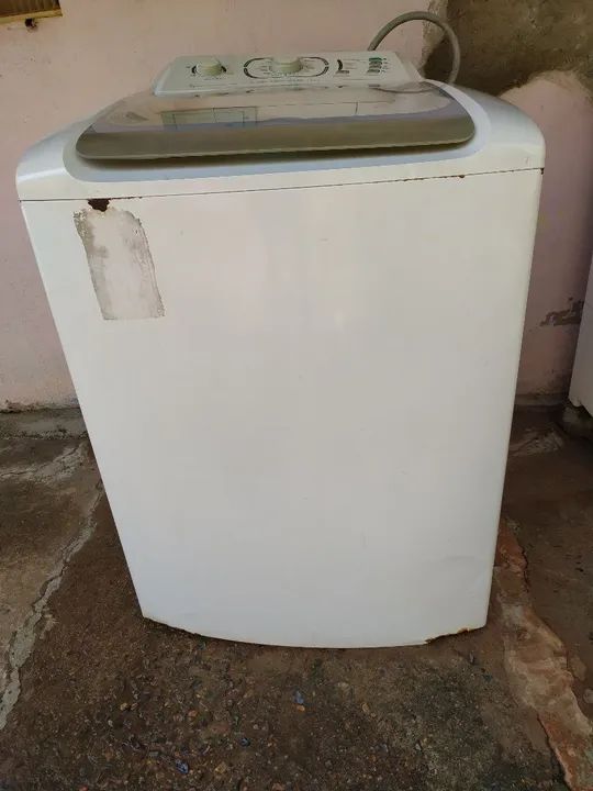 Máquina de Lavar Roupa Eletrolux  com defeito 