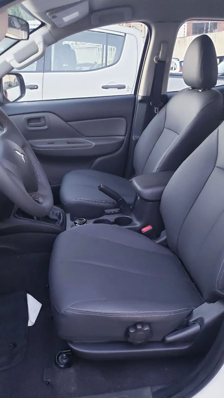 Mitsubishi L200 Triton GL 2.4  - Foto 3