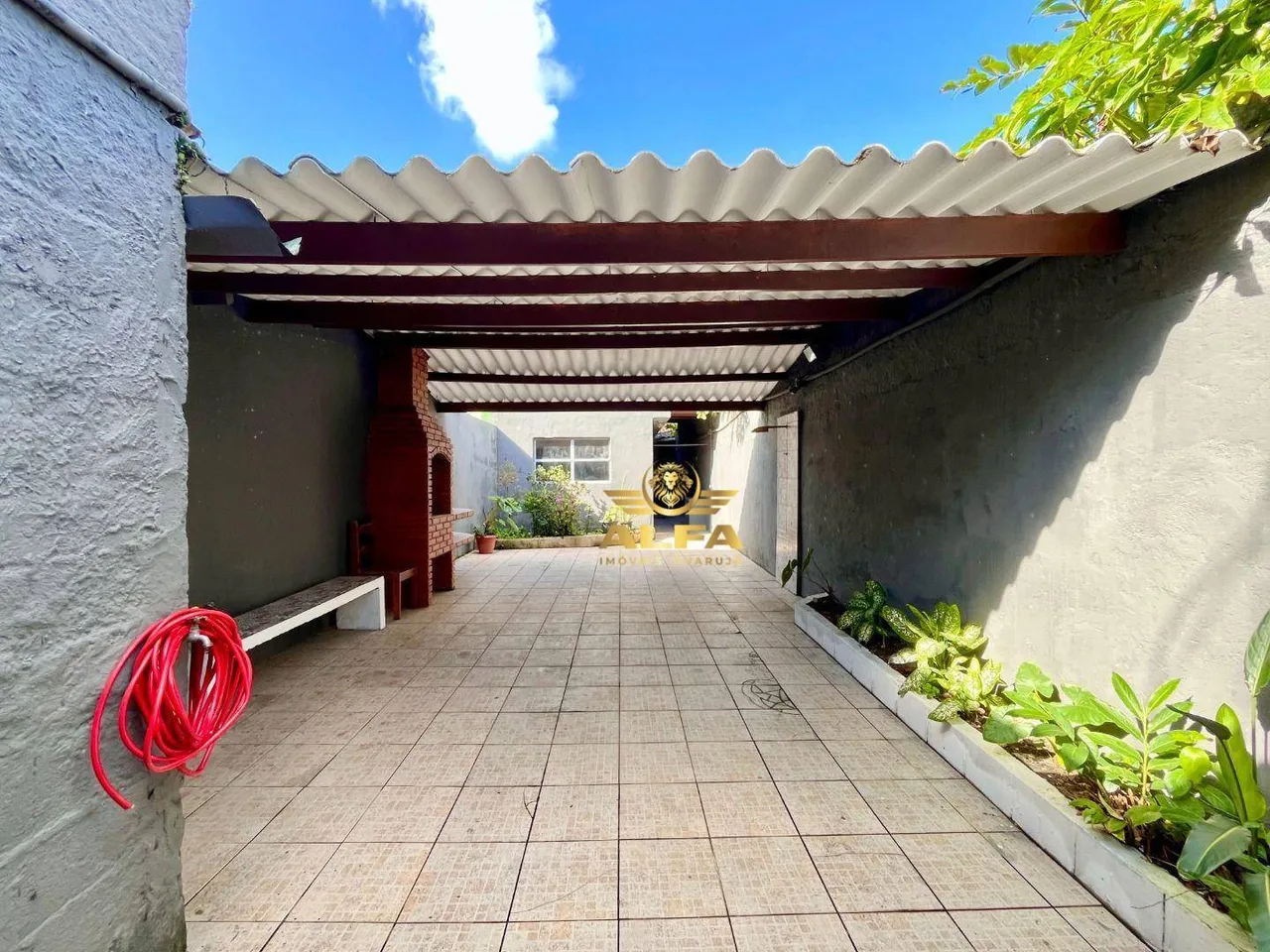 Sobrado à Venda na Enseada no Guarujá | Alfa Imóveis Guarujá