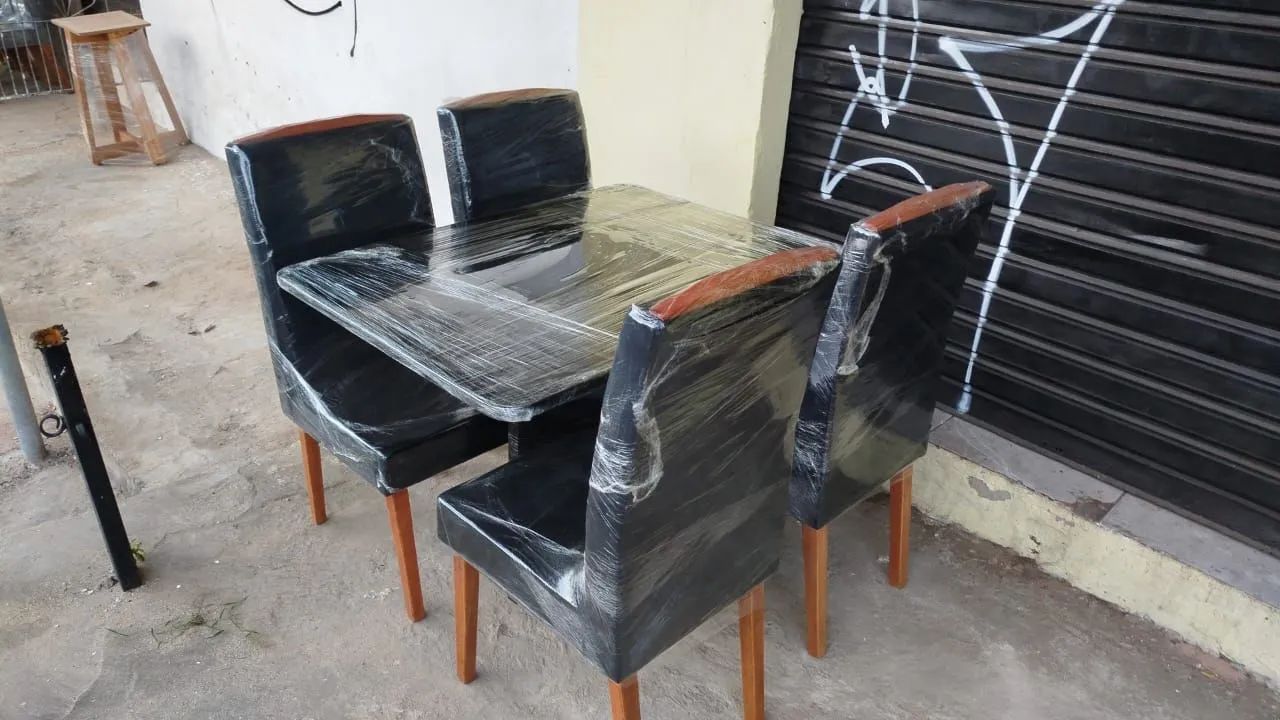 Mesa de Jantar com 4 Cadeiras - Nova! PRONTA ENTREGA 