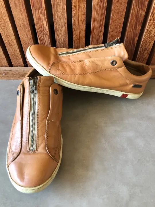 Tênis de Couro Marrom Colcci - Foto 3