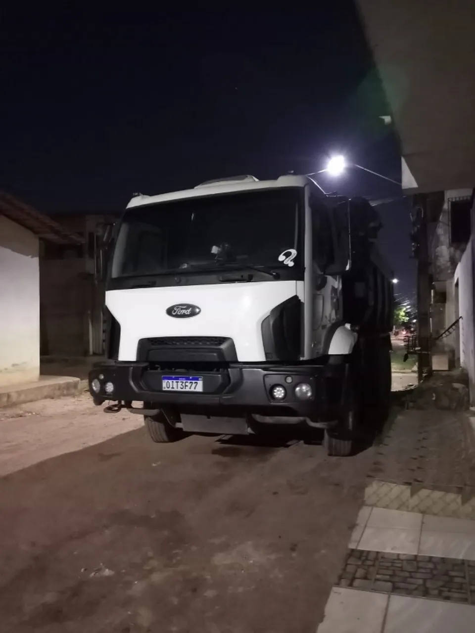 Caminhão Caçamba