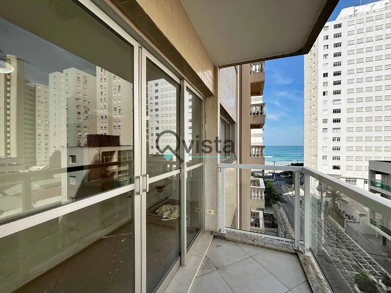 Apartamento para locação Anual na Pitangueiras no Guarujá, SP | QVista Inteligência Imobil