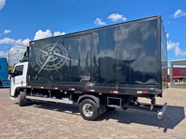 Volkswagem 11.180 4x2, 2021, Guincho, zero grau - Foto 4