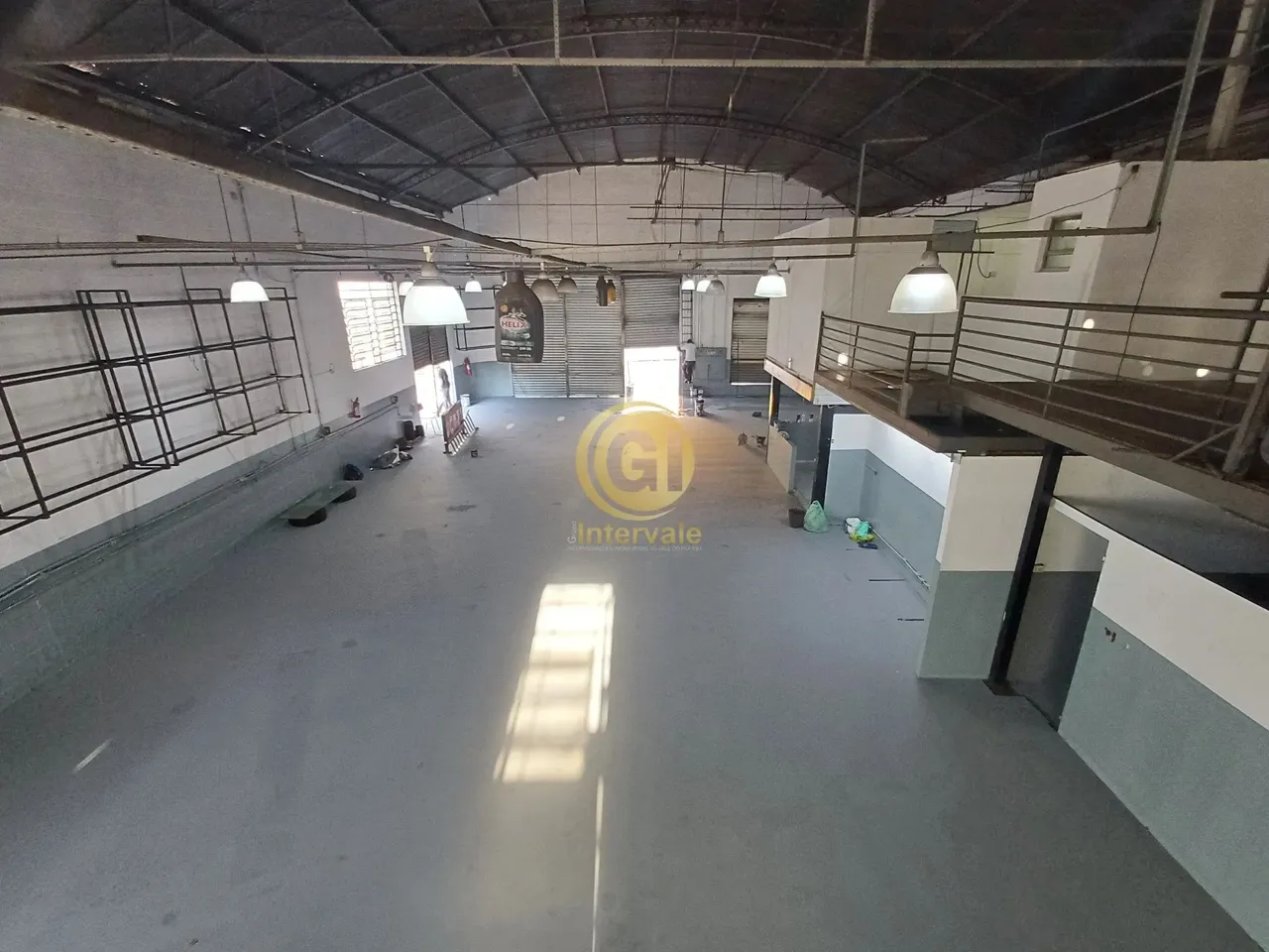 ALUGO GALPÃO NO CENTRO DE JACAREÍ SÃO PAULO EXCELENTE LOCALIZAÇÃO COM 545m² DE ÁREA CONST