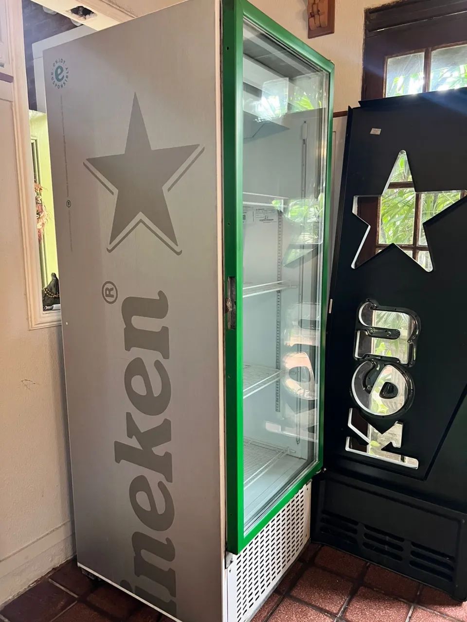 Freezer vertical ( Expositor Heineken ) - Geladeiras e Freezers