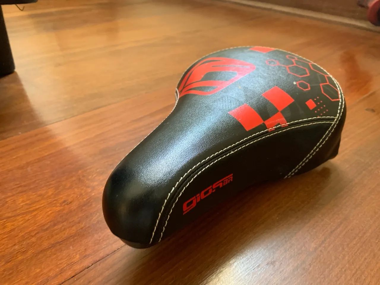 Mesinha guidão e Manopla e banco - Foto 3