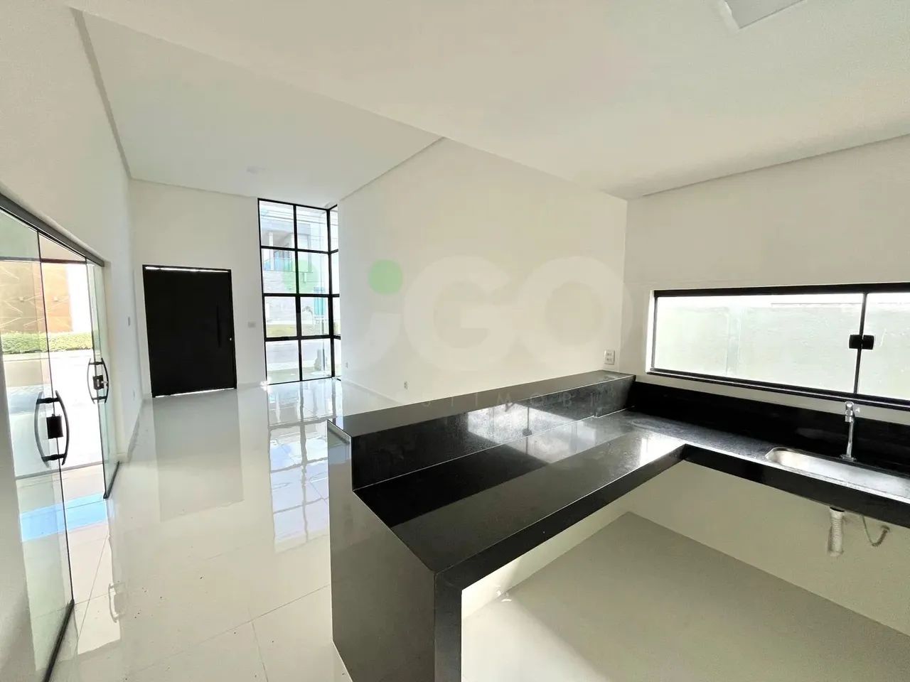 Casa Térrea recém construída com ambientes integrados e pronta para morar no Ecoville 1 - Foto 2