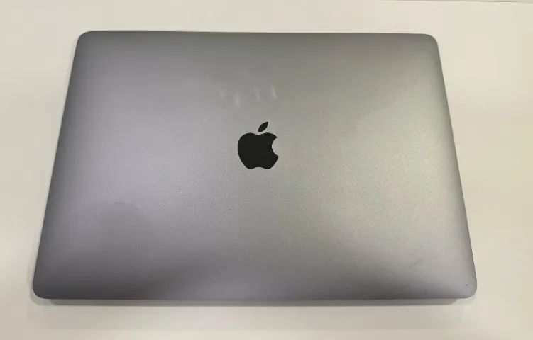 MacBook Air 2018 Retina i5 8GB 256SSD - Detalhes estéticos MacBook Air 2018 Retina i5 8GB 256SSD - Detalhes estéticos