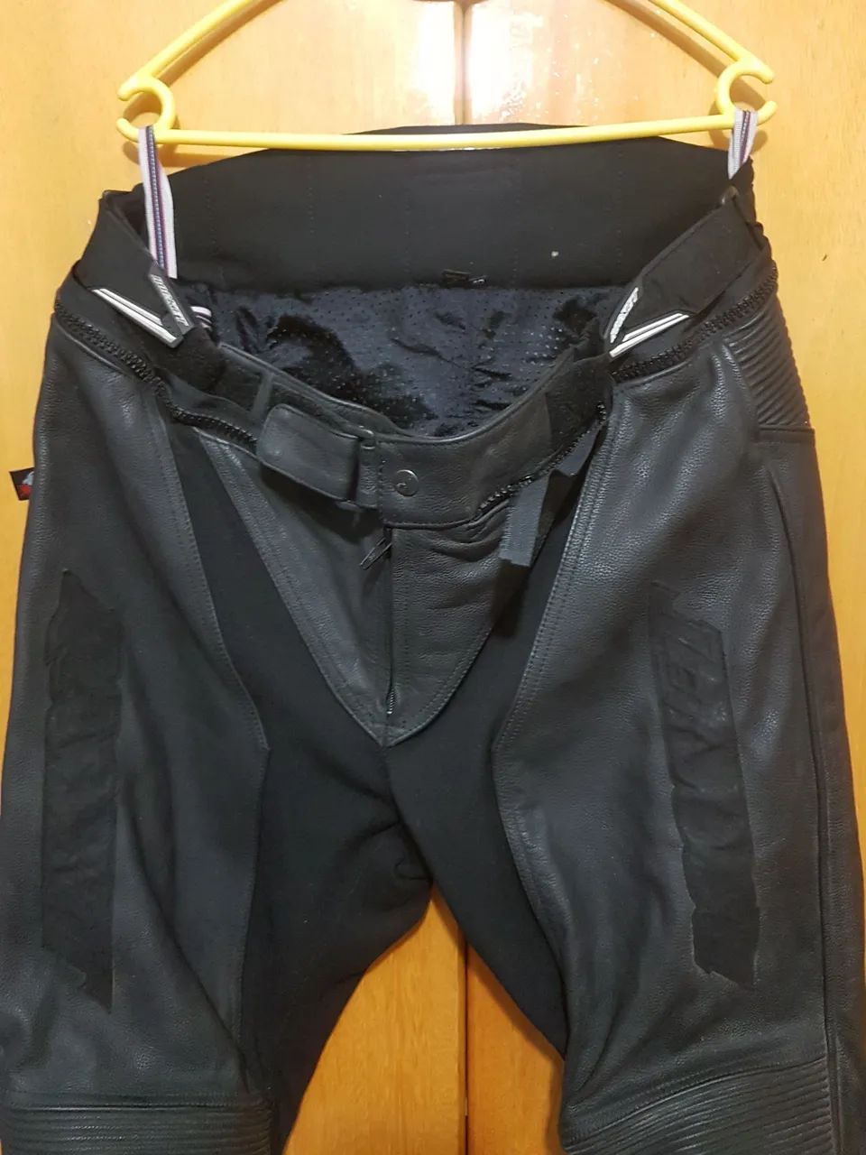 Calça em couro  Rockert