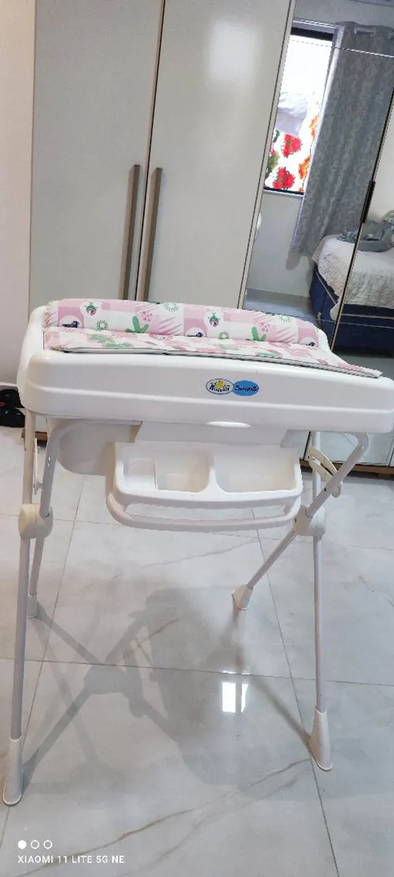 Trocador de bebê com suporte