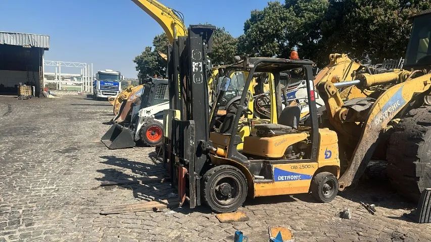 Empilhadeira Hyundai 25D-7 2010 - 2,5T