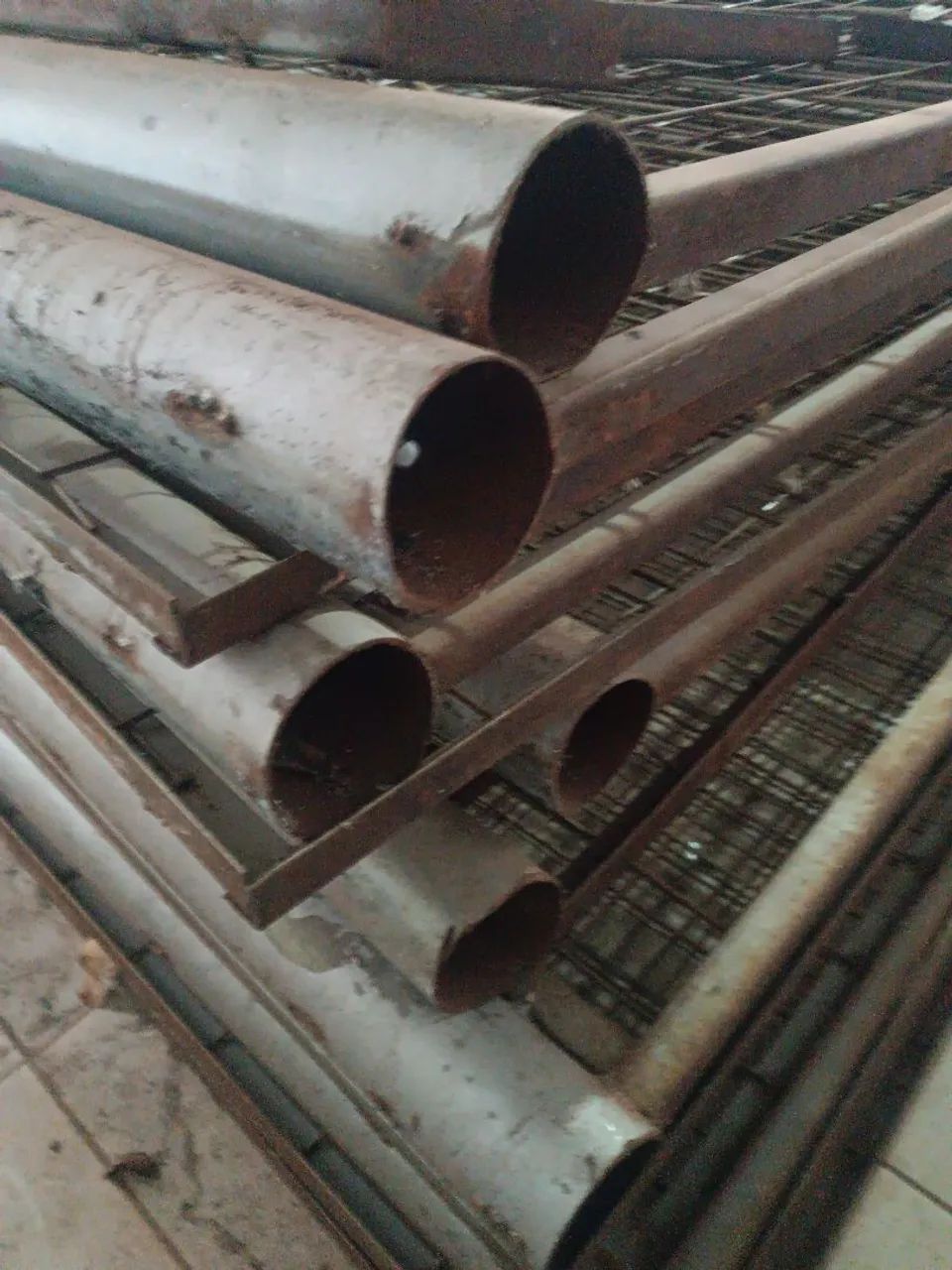 Ferragens grades prontas