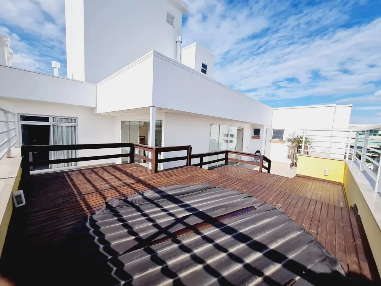 Cobertura para aluguel anual na Praia do Campeche - Florianópolis - SC