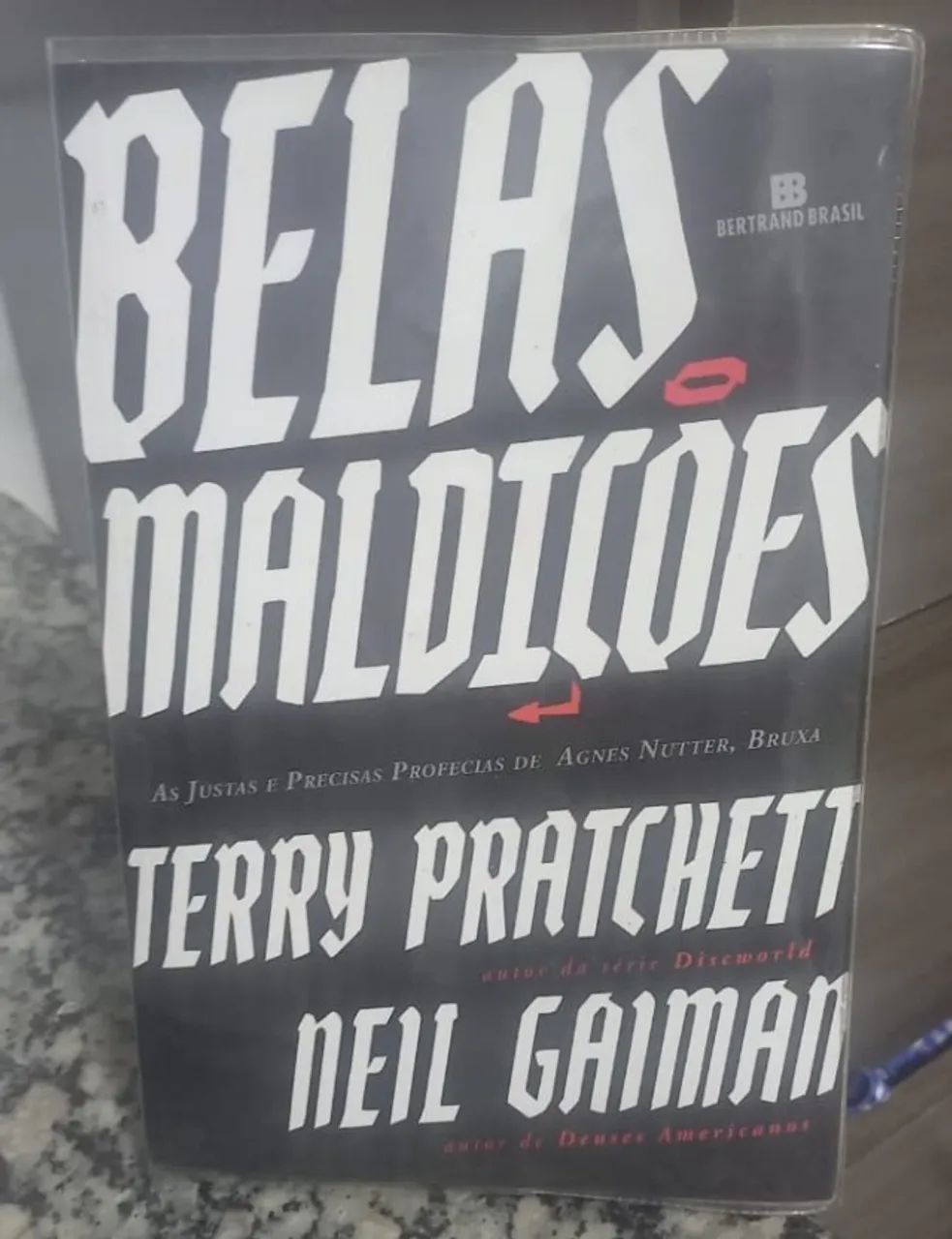 Livro Belas Maldições - Foto 2