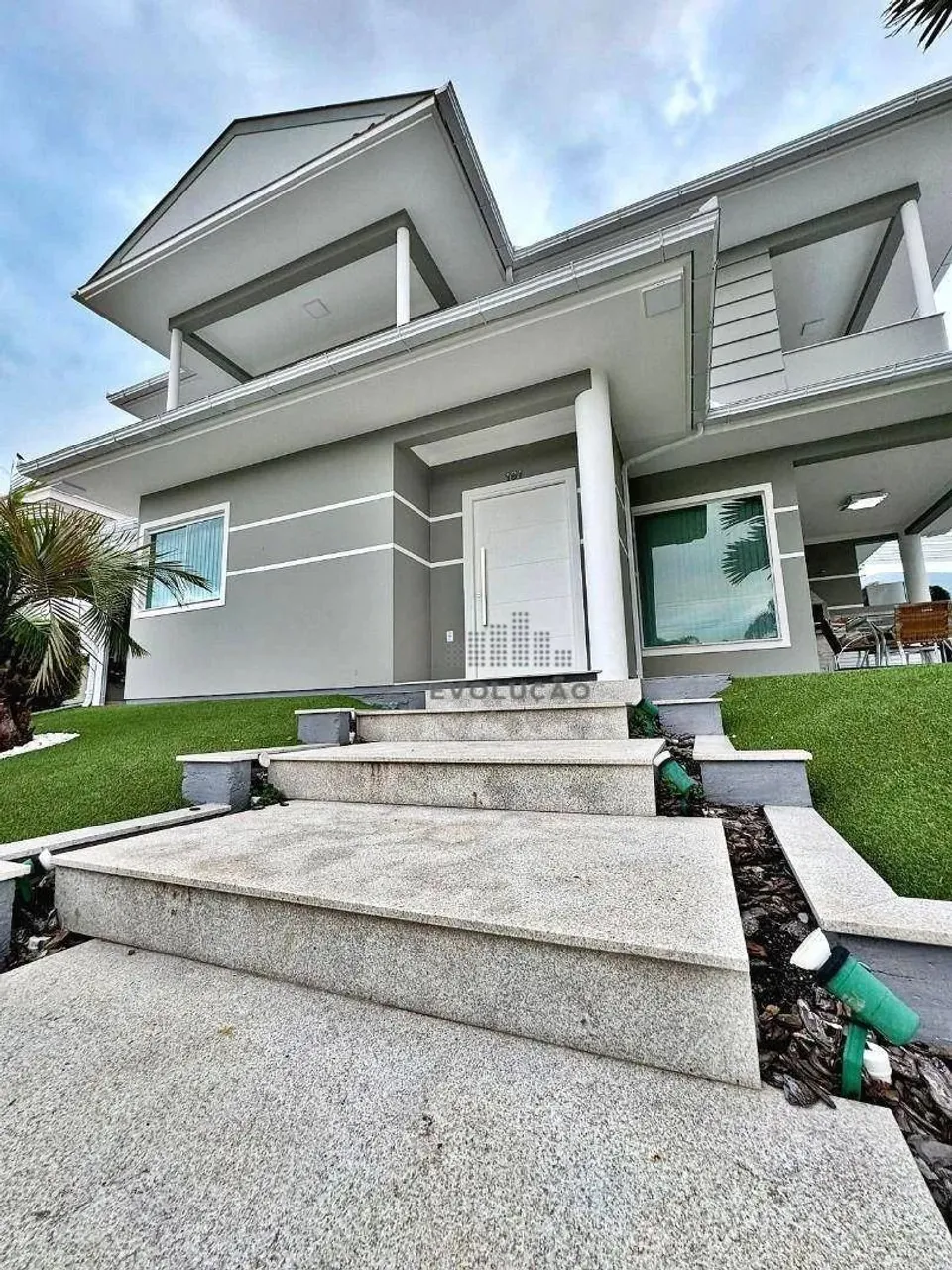 CASA 4 Quartos, 1 Suíte, 4 Vagas - Santo Amaro da Imperatriz