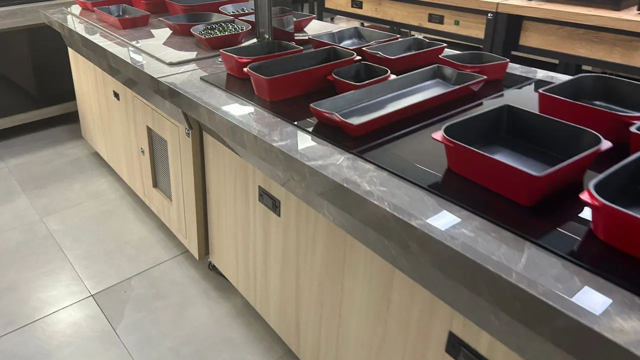 A. Buffet completo sob medida com cubas ou pistas projeto e orçamento  - Foto 3