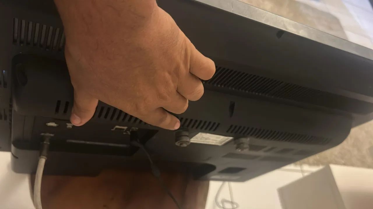 Cheap TV to sell quickly $200 for you to come pick up, taking everything from the TV without defect64289868333441124