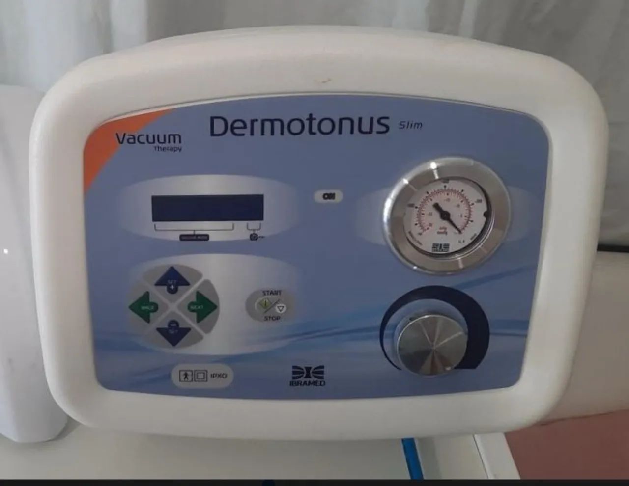 Aparelho Dermotomus Slim com caneta diamantada para tratamento estético