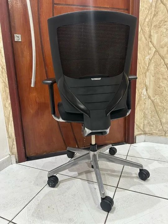 Cadeira de Escritório vegas Giratória com Rodinhas - Foto 2