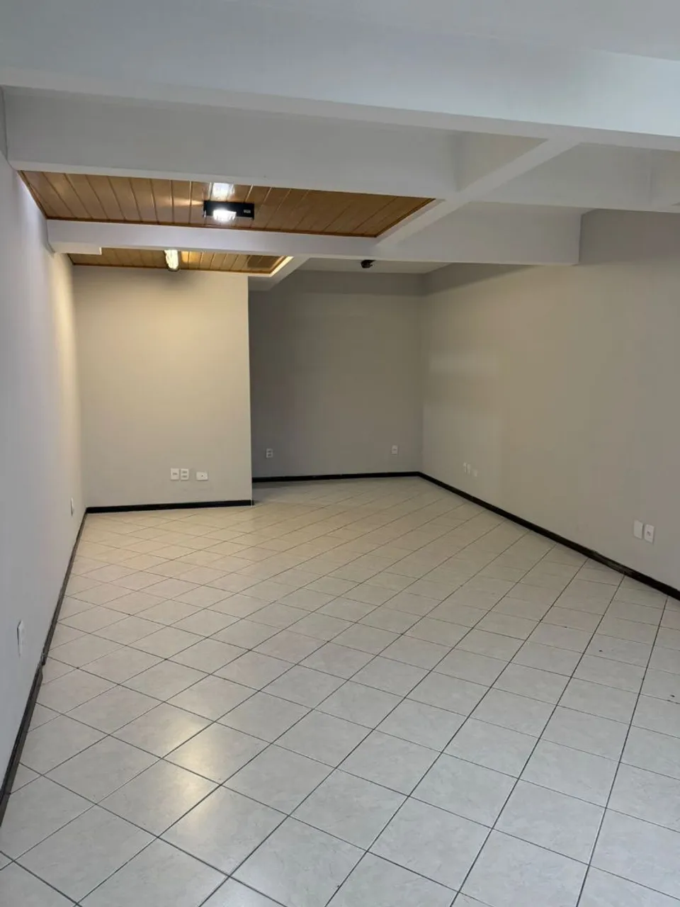 ALUGO SALA COMERCIAL NO BAIRRO  SAO JOAO