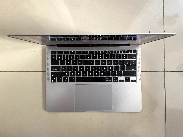 MacBook Air Apple M1 16GB Flash 256GB - 380 ciclos - Notebooks
