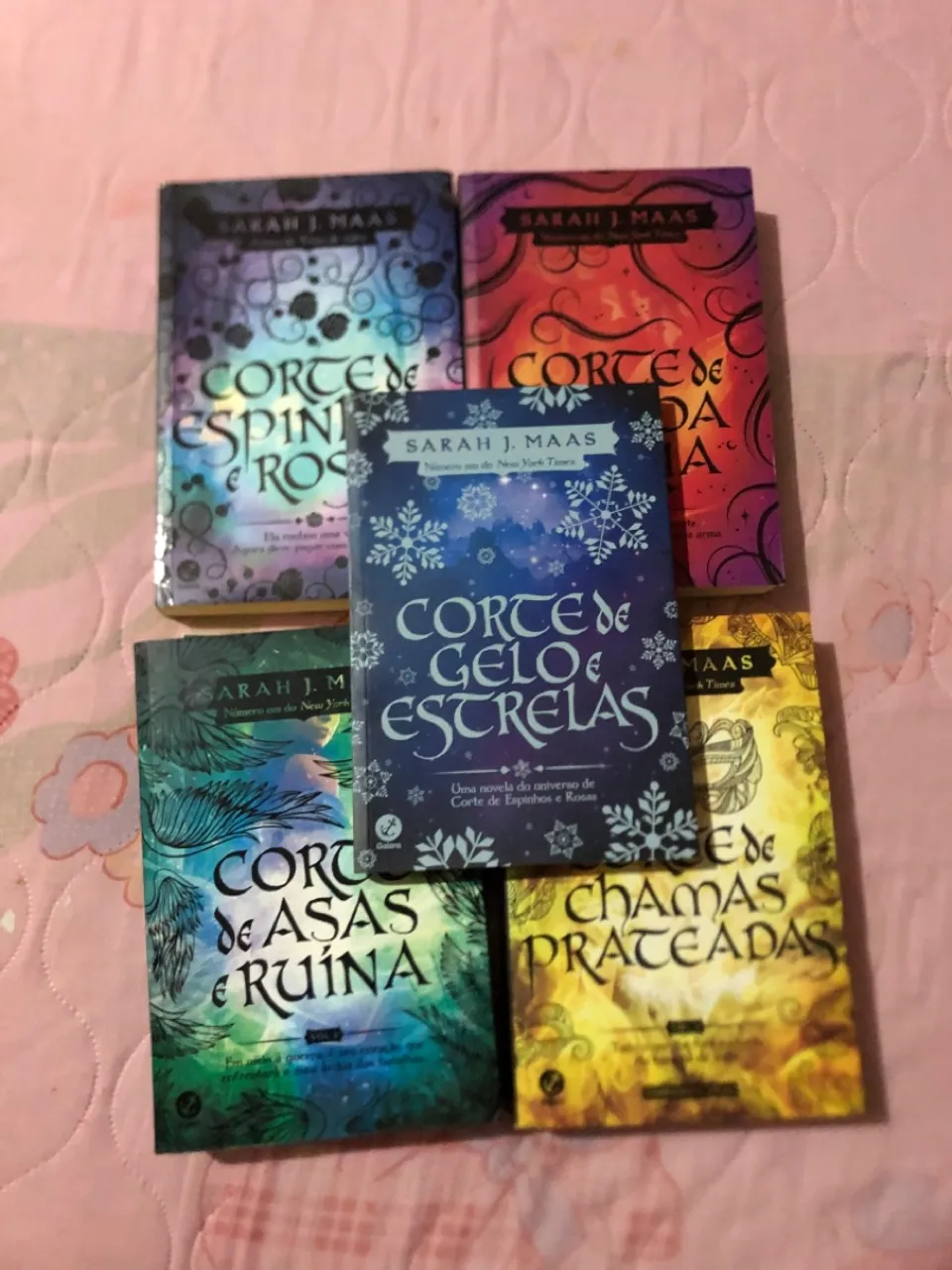 Coleção completa da série Corte de Espinhos e Rosas