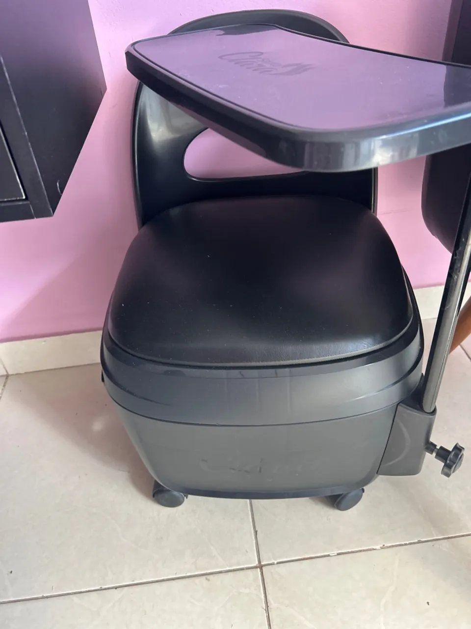 Alugo cadeira de manicure
