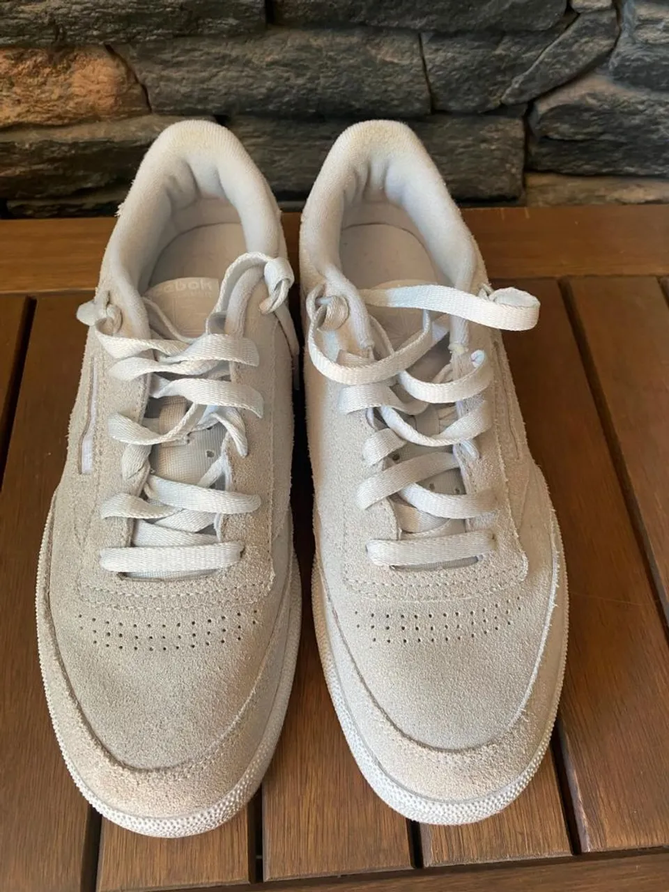 Tênis Reebok Club C 85 - Bege Claro