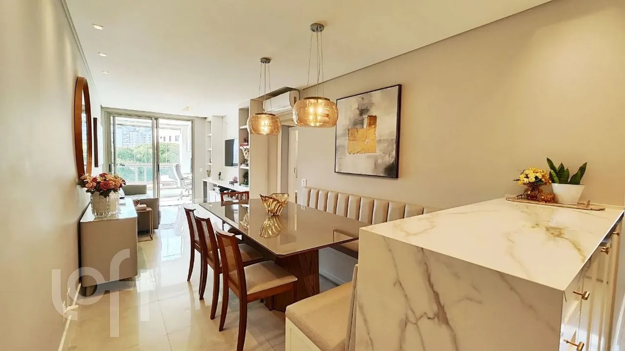 Apartamento à venda em Centro com 75 m², 2 quartos, 1 suíte, 1 vaga