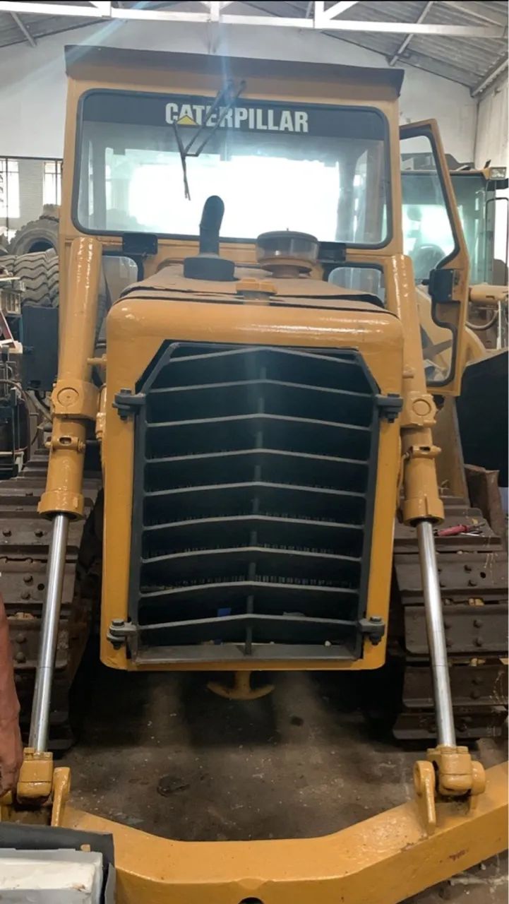 Trator de Esteira Caterpillar D4E ano 1986 com Torque e mecânica em ótimo estado - Foto 3