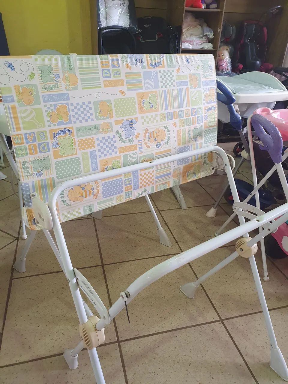 Trocador de banheira com suporte 64640135811713123