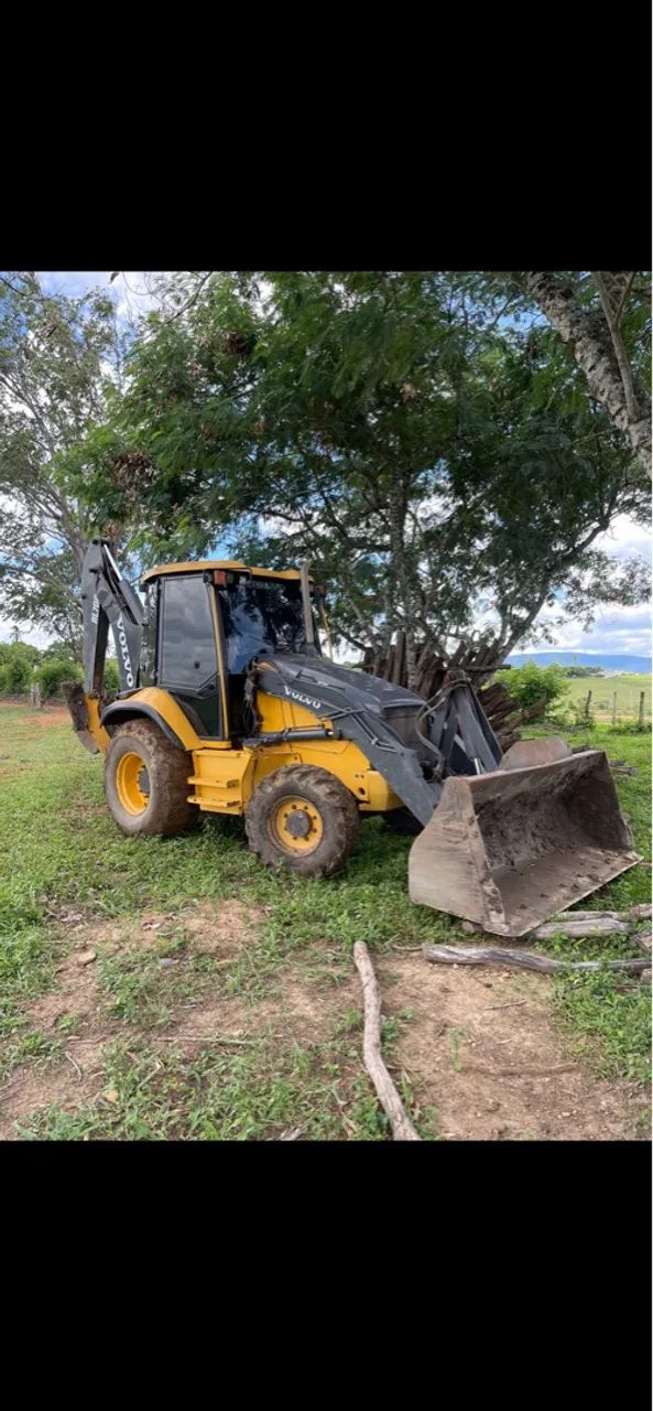 Retroescavadeira toda revisada ano 2015