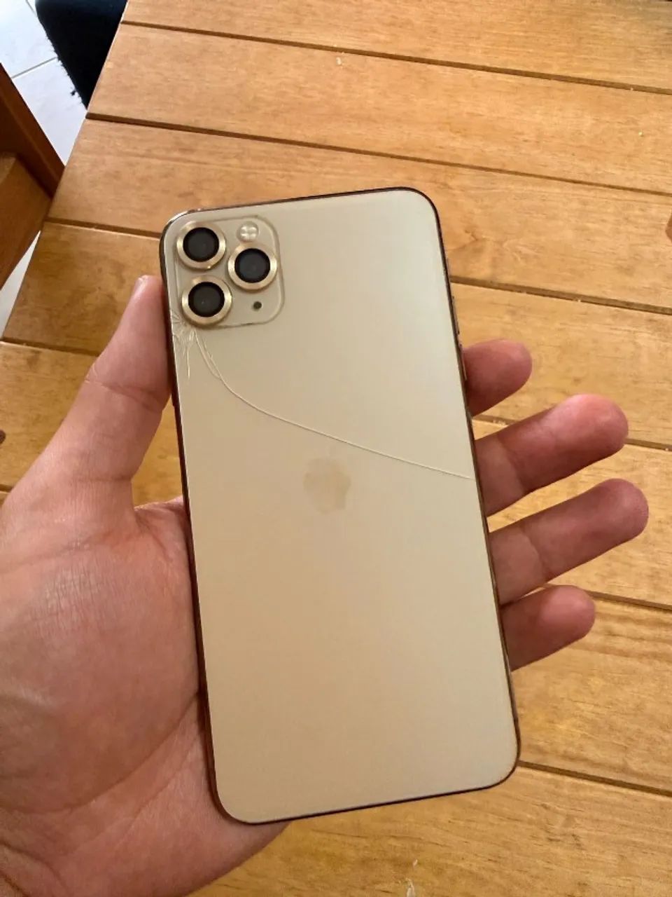 iPhone 11 Pro Max - 64 GB (Dourado) - Celulares e Smartphones