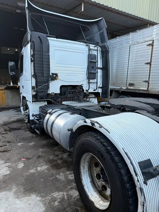 Caminhão Volvo FM 2002