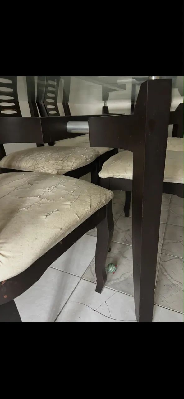 Mesa 6 lugares com vidro e cadeiras  - Foto 4