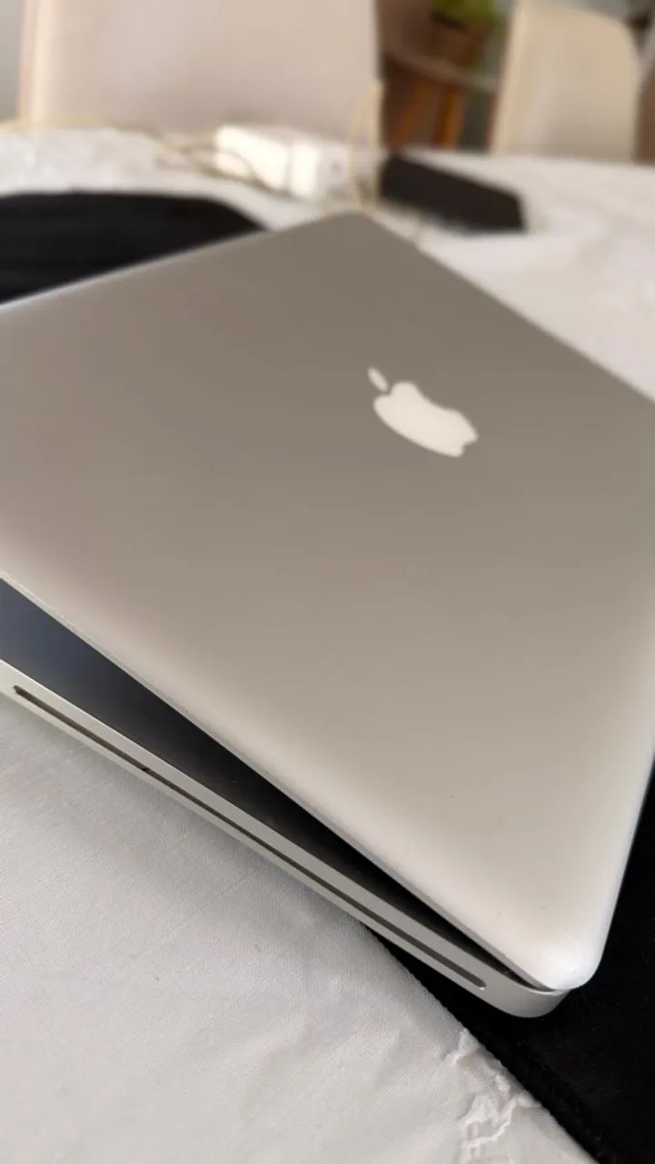 MacBook Pro Intel I5 2015 - Foto 2