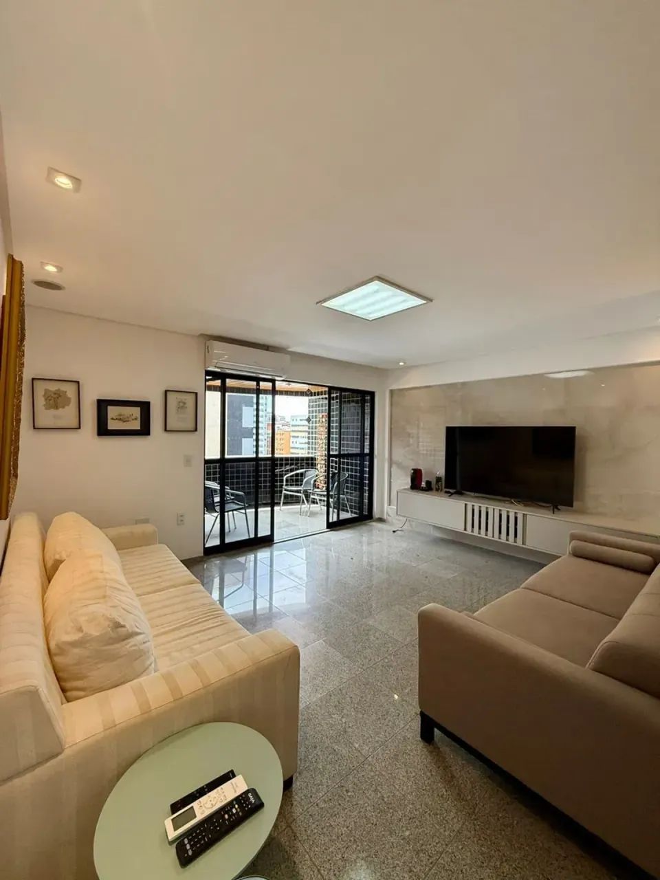 Apt 3/4 mobiliado com 120m2 na ponta verde.