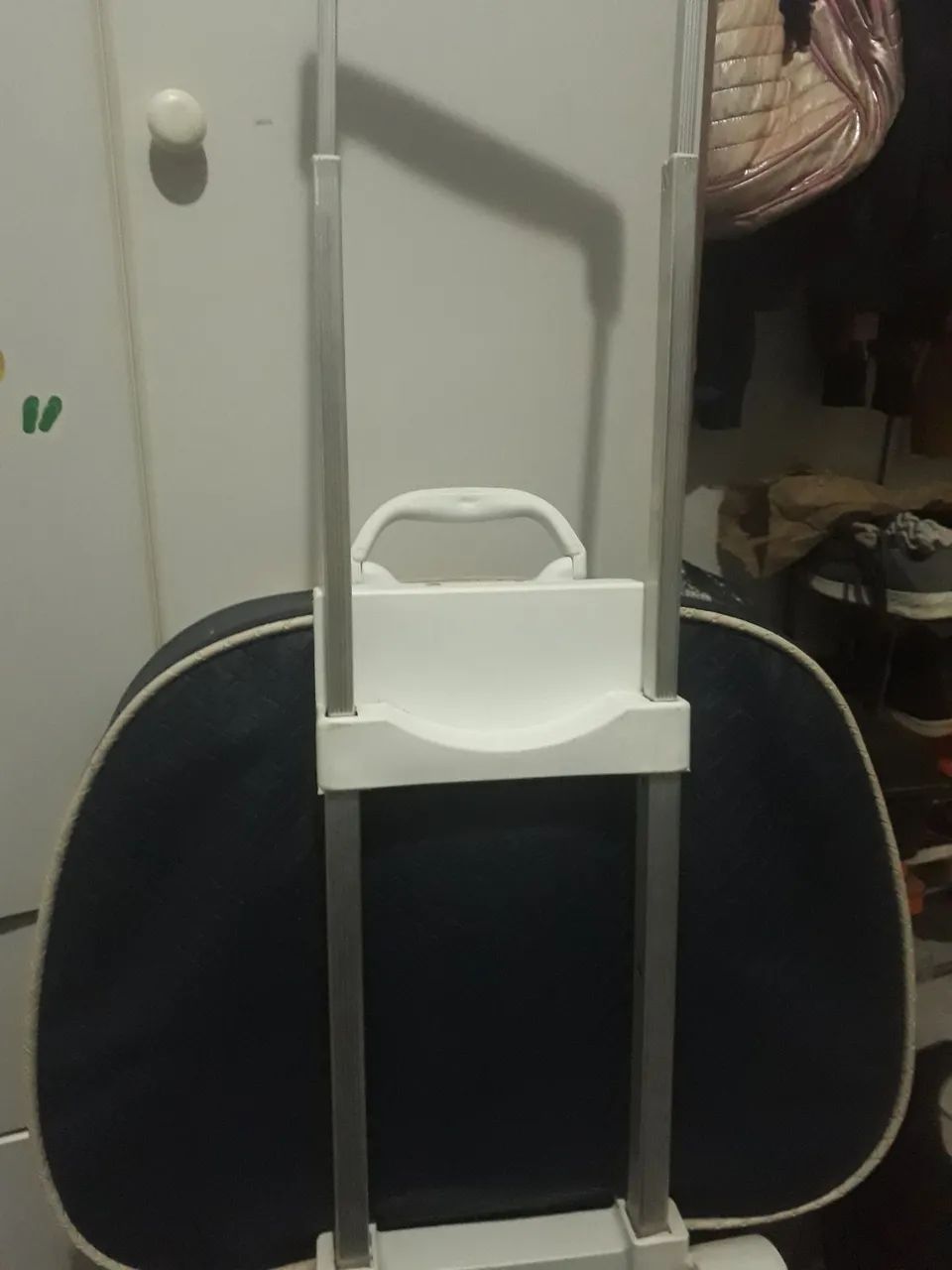 Mochila maternidade com rodinhas - Foto 4