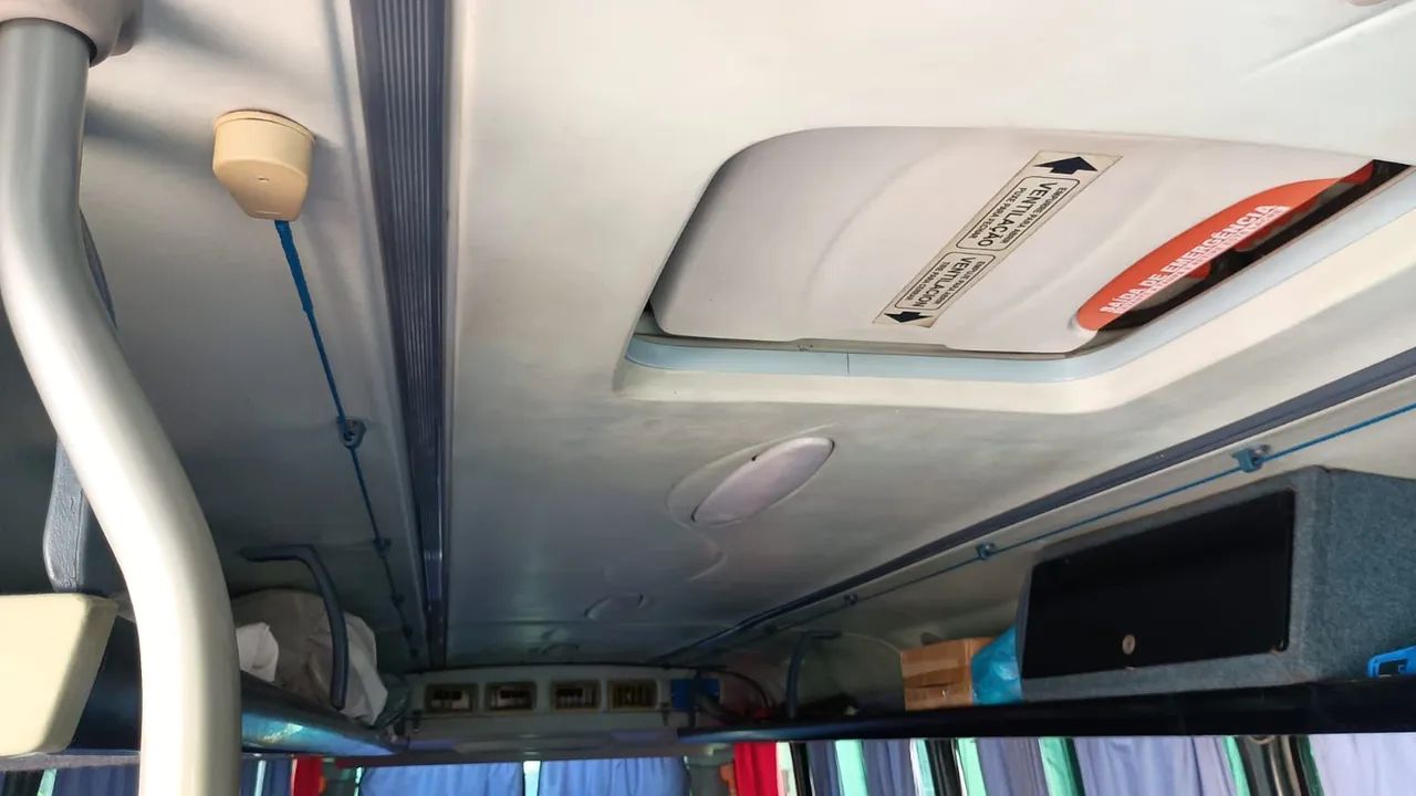 Vendo micro ônibus Volkswagen modelo 2004. - Foto 6