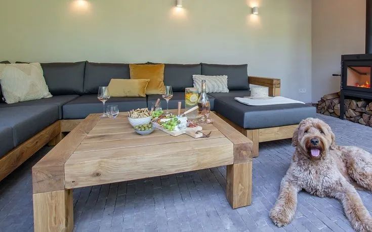 Sofás de luxo em madeira maciça 