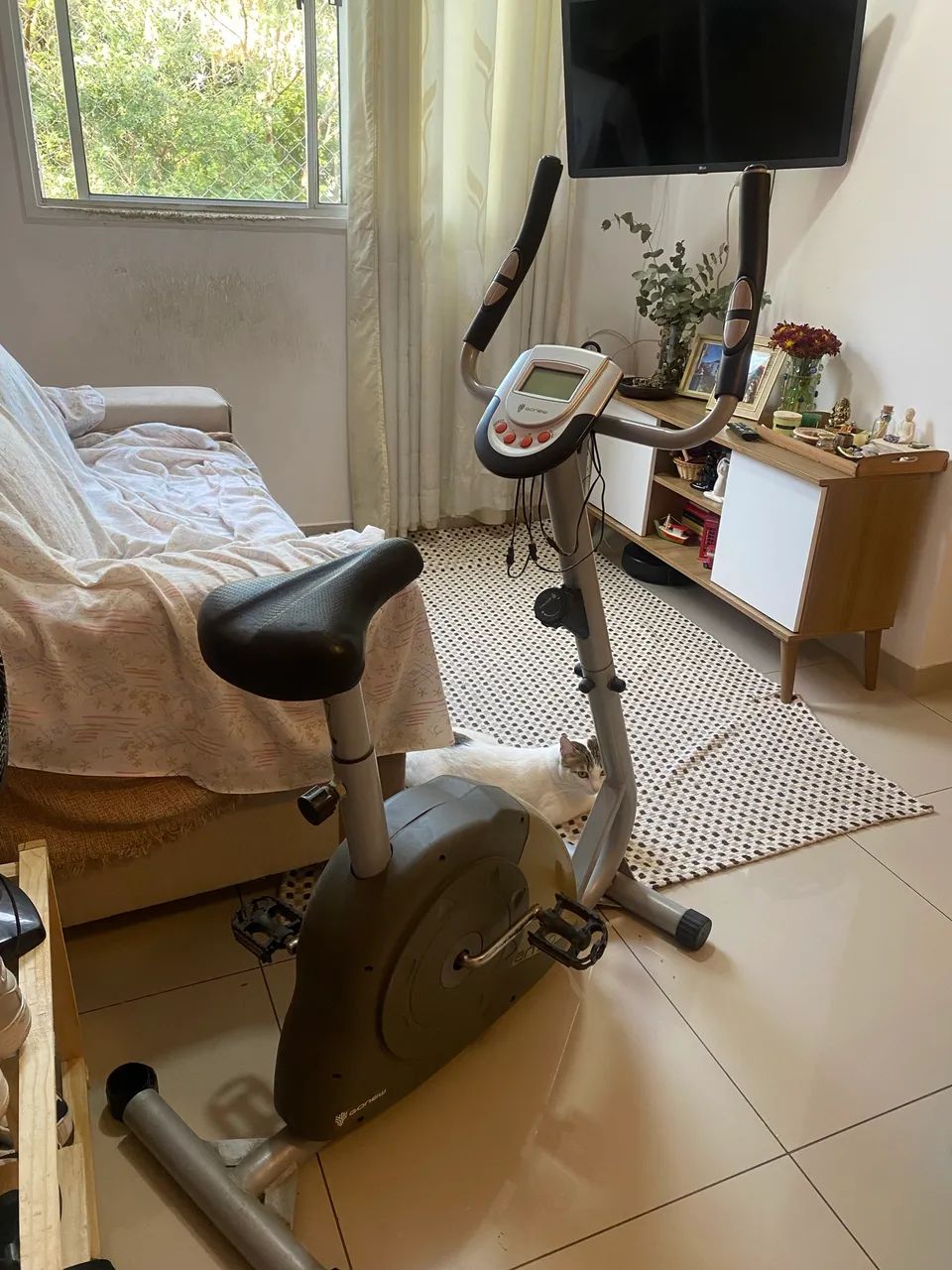 Bicicleta ergométrica pouco usada