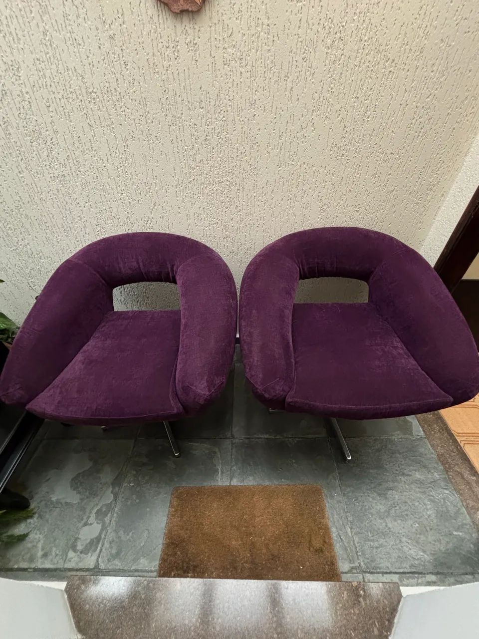 Poltronas roxas giratórias (kit 2)