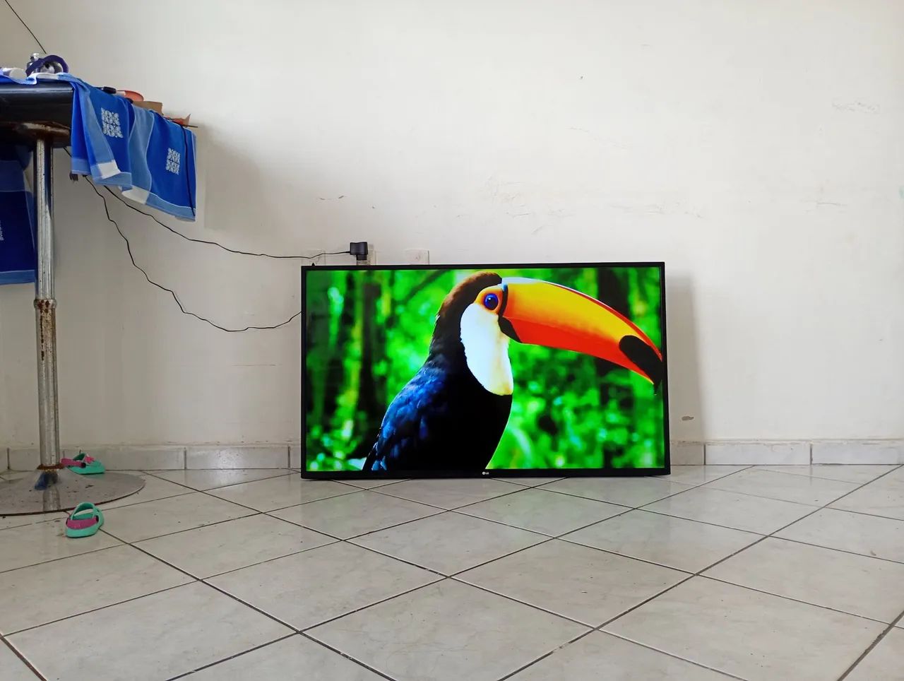 Tv smart 4k LG webos 50 polegadas Alexa wi-fi bluetooth ta com os plásticos novinha!