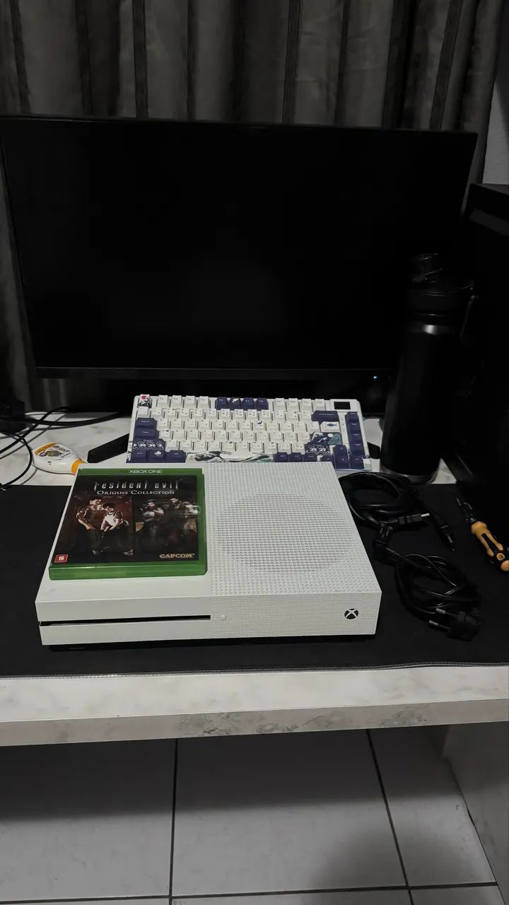 Xbox One S sem controle 