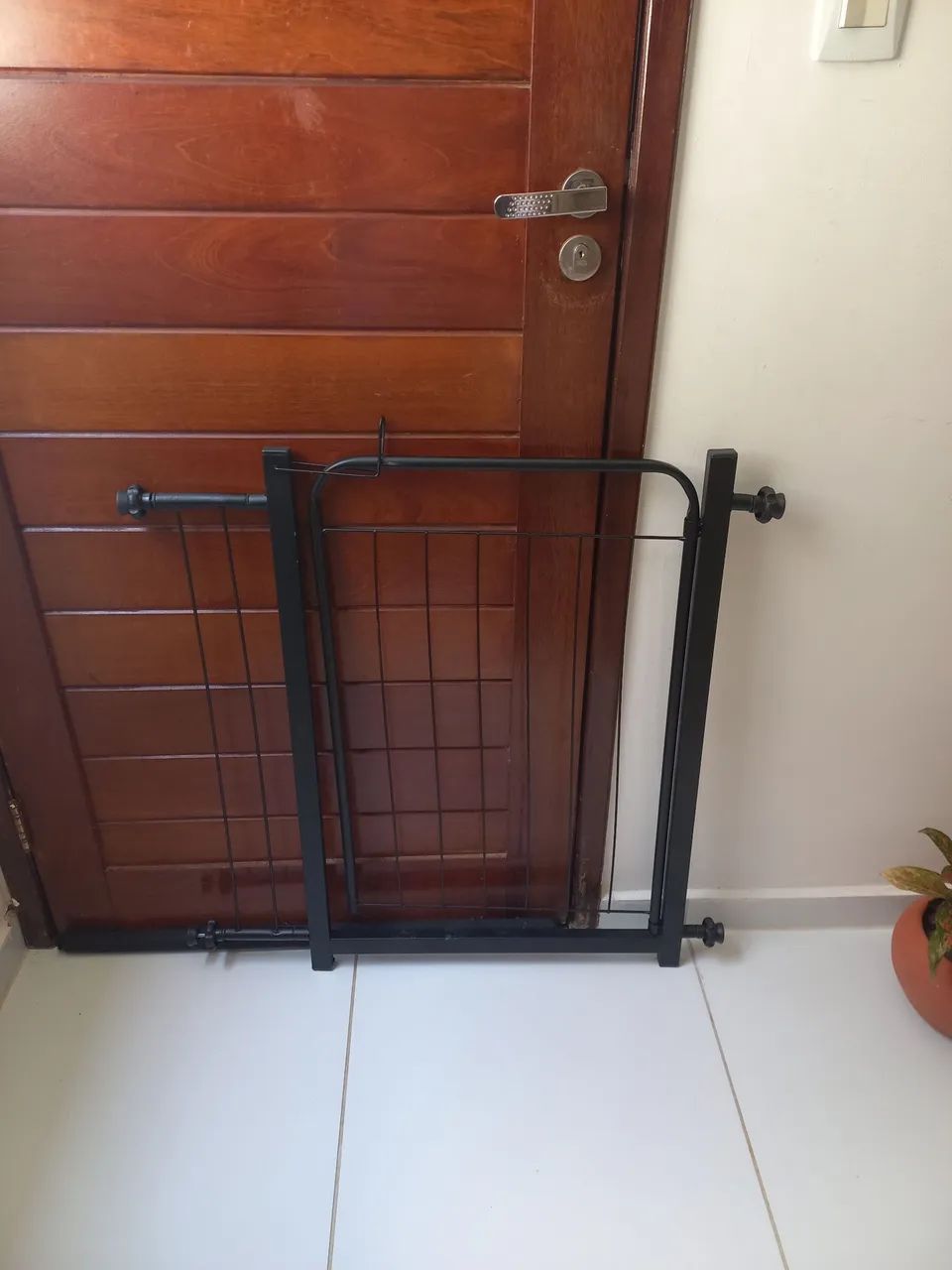 Grade de proteção para animais e bebês 