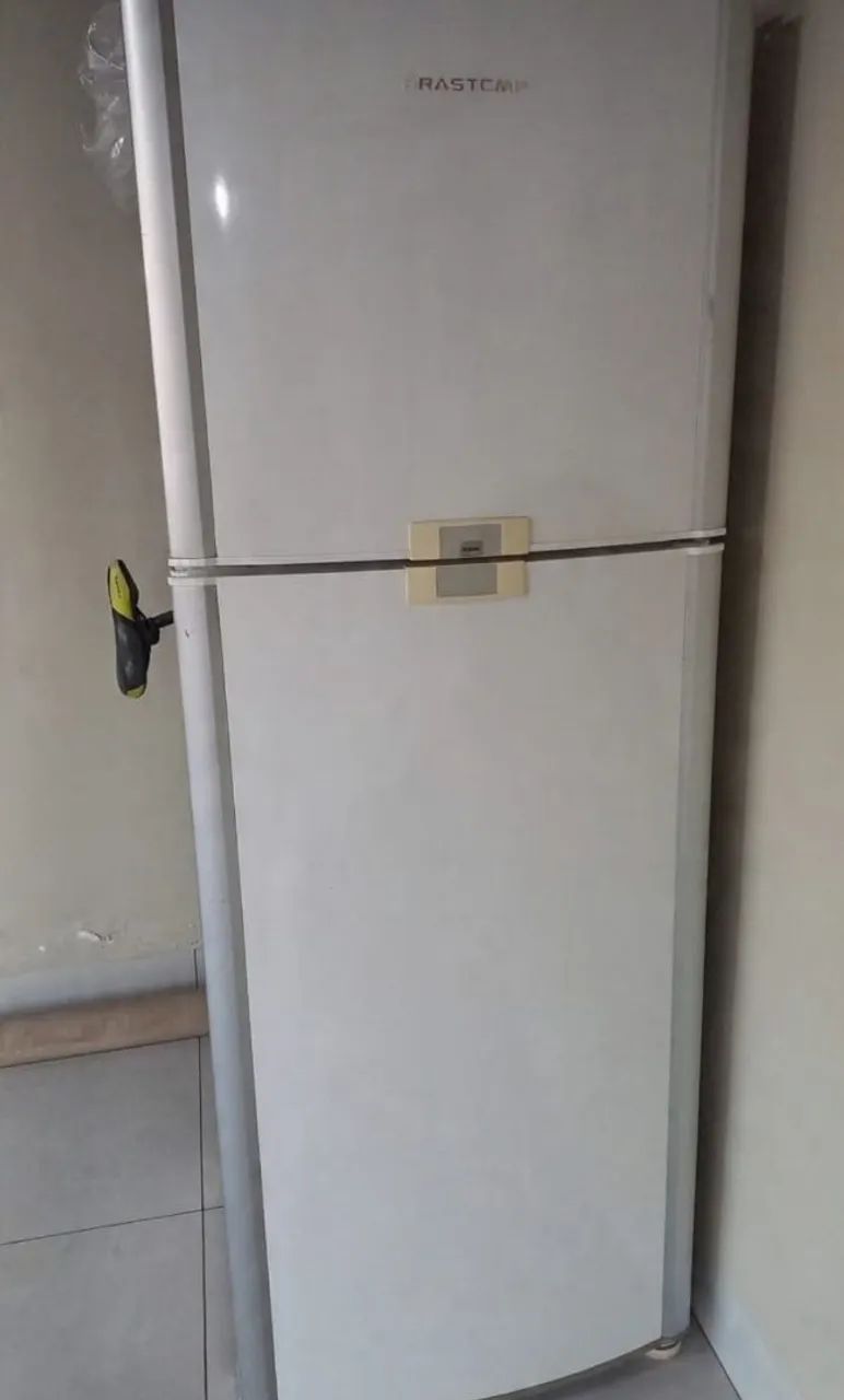 Geladeira duplex brastemp semi nova. 