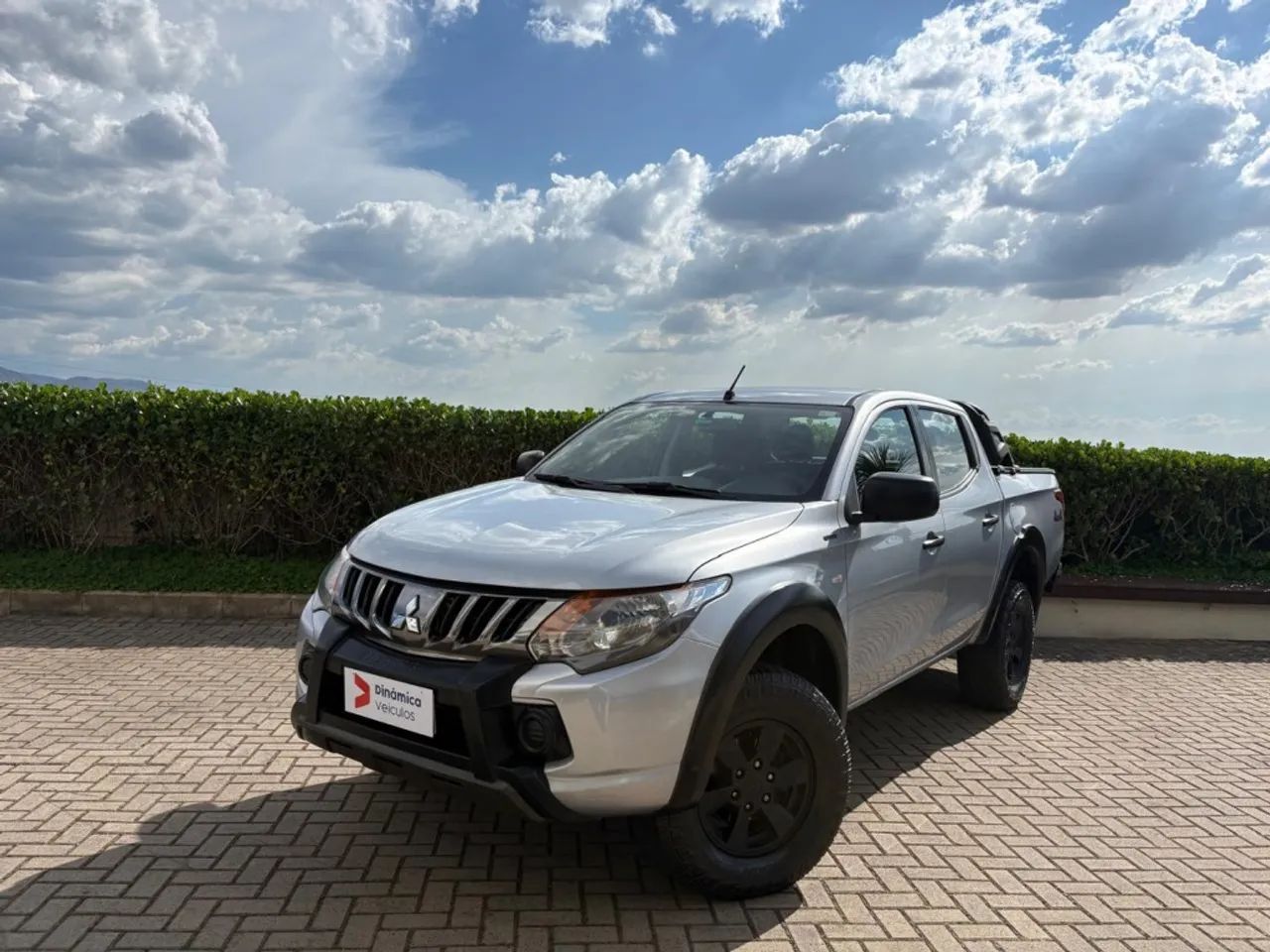 Mitsubishi L200 L200 Tri. Outdo. GLS 2.4 CD 4x4 Die. Aut 2022